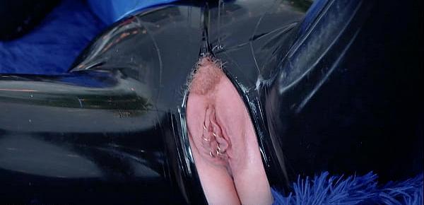  Hot latex rubber hitachi sex video